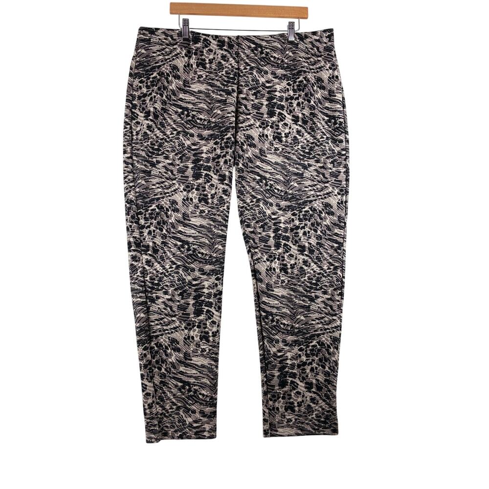 Weekends Chicos Ankle Pull On Pants Women's 3/XL Animal Print Comfort FLAW READ
